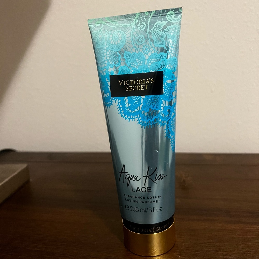 Victoria’s Secret Aqua Kiss LACE Fragrance Lotion. 8fl oz.